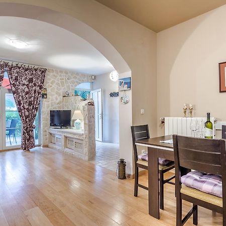 Apartment Jeger Povljana Bagian luar foto