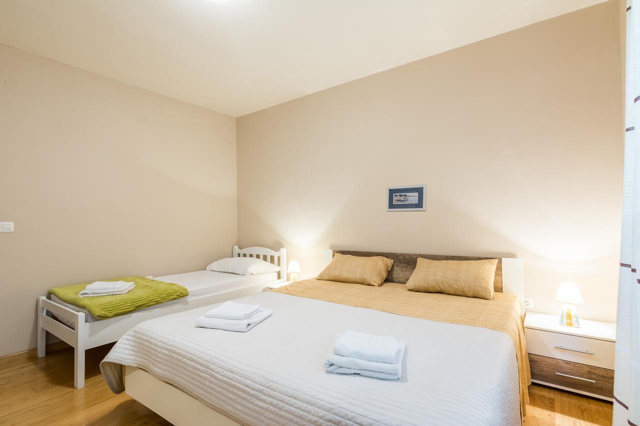Apartment Jeger Povljana Bagian luar foto